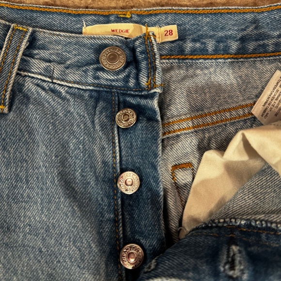 Levi Wedgie Icon Jeans - Picture 6 of 9